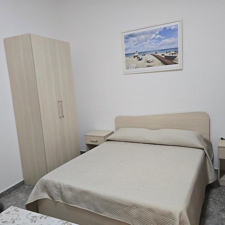 לינה וארוחת בוקר מרינה די סקבוניאה Da Massimo 1 מראה חיצוני תמונה