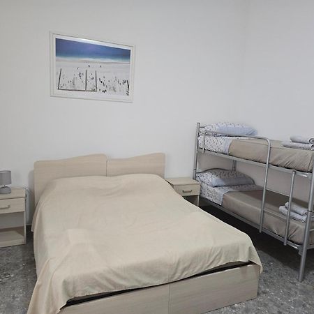 לינה וארוחת בוקר מרינה די סקבוניאה Da Massimo 1 מראה חיצוני תמונה